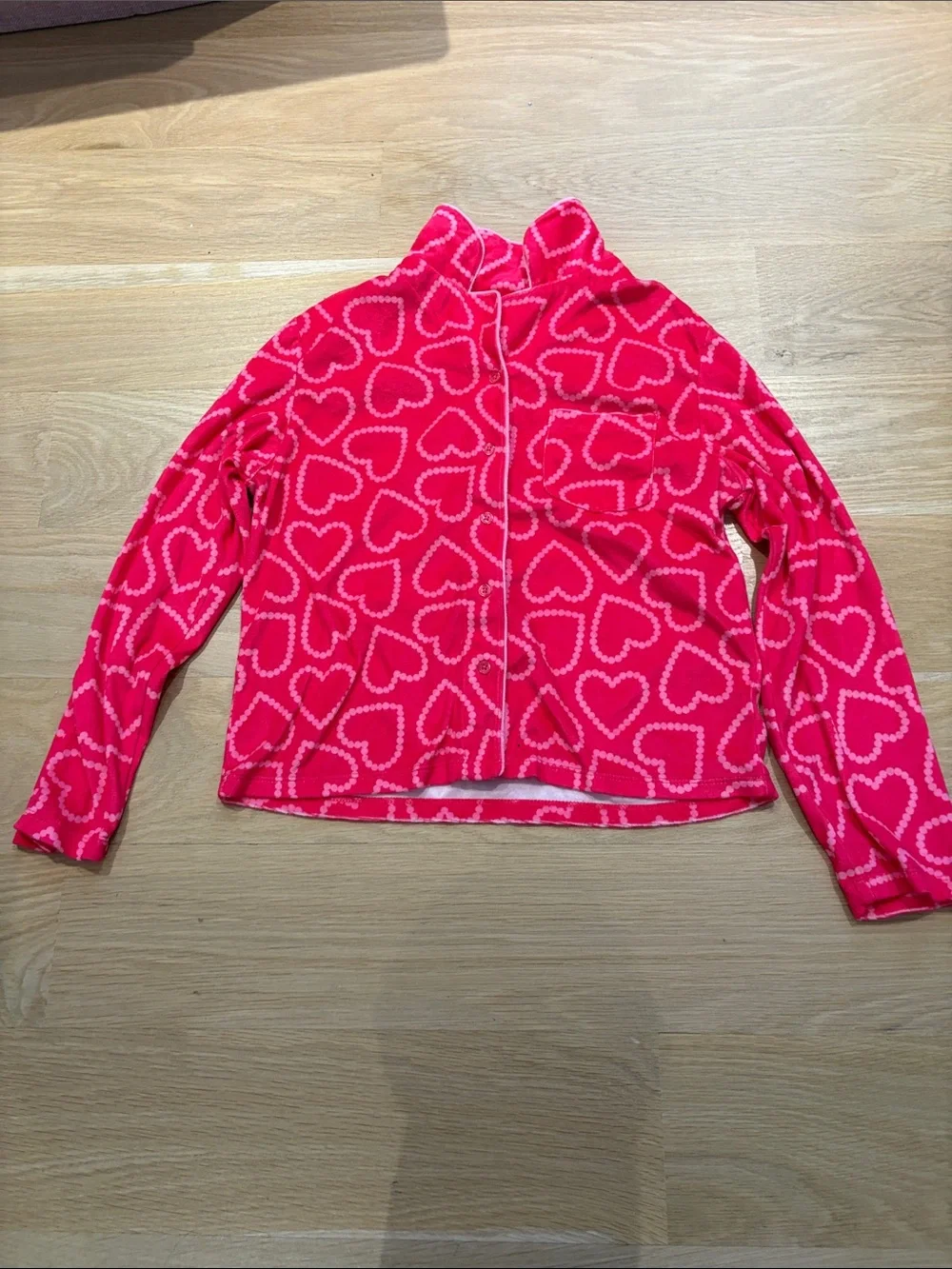 Kids long sleeve pink heart pj top with matching pj shorts